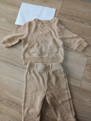 Ensemble pull + pantalon 3 mois