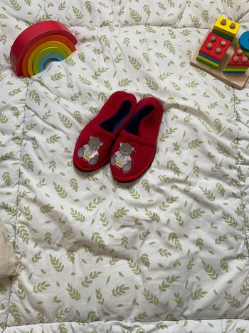 chaussons rouge neuf taille 30