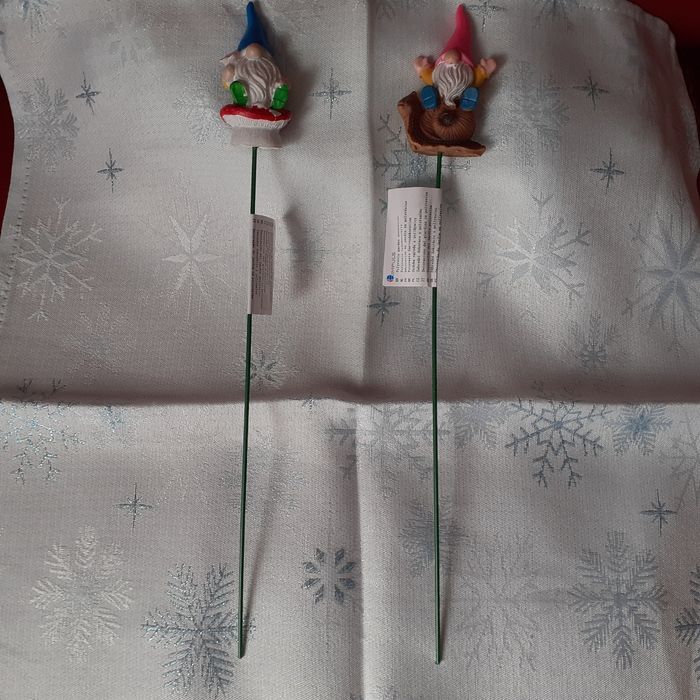 Neuf: 2 figurines Nain de jardin sur pic - photo numéro 7