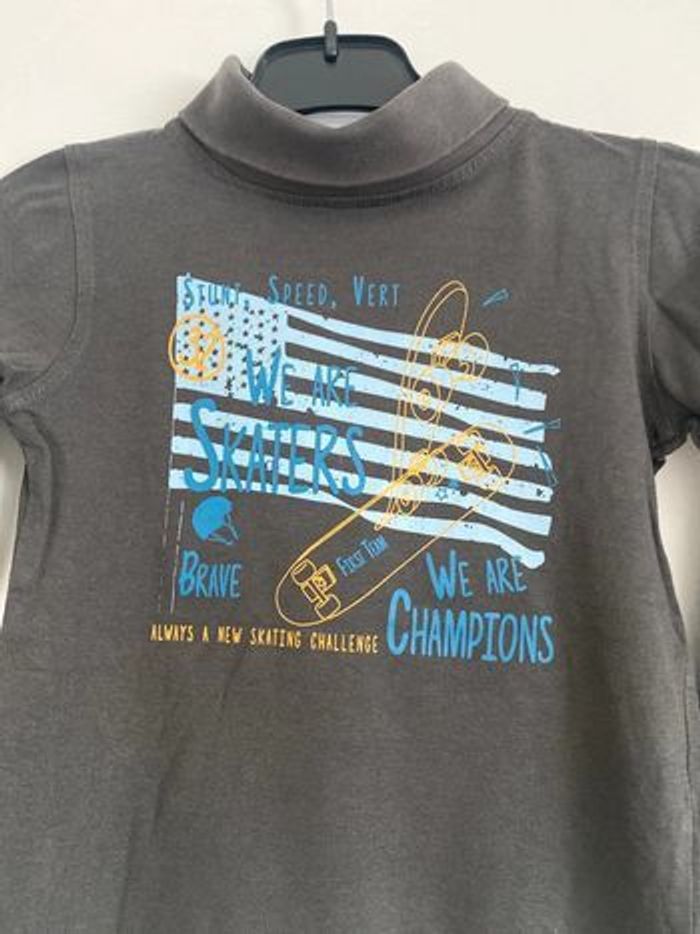 T shirt col montant 5 ans - photo numéro 2