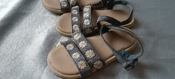 Sandales pointure 27 et 24  2€ la paire
