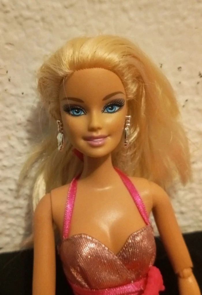 Barbie Fashionistas robe de soirée rose - photo numéro 2