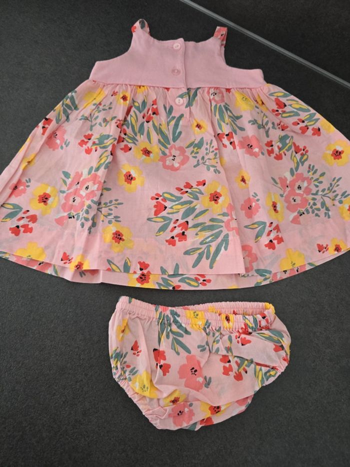 Robe fleurie 3 mois - photo numéro 3