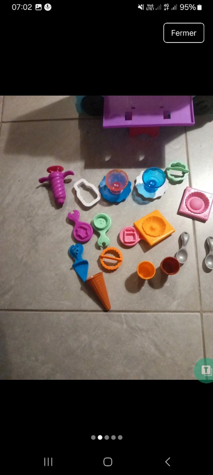 Camion marchand de glaces - photo numéro 2