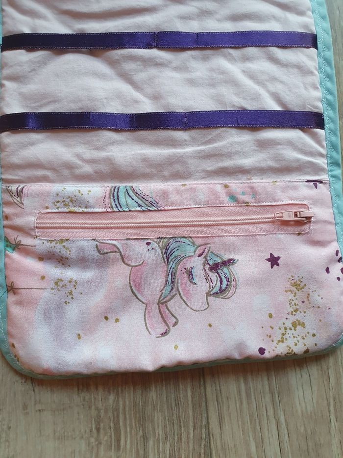 Trousse accessoires pochette barettes licorne - photo numéro 3