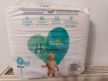 Couche Pampers harmonie  T4