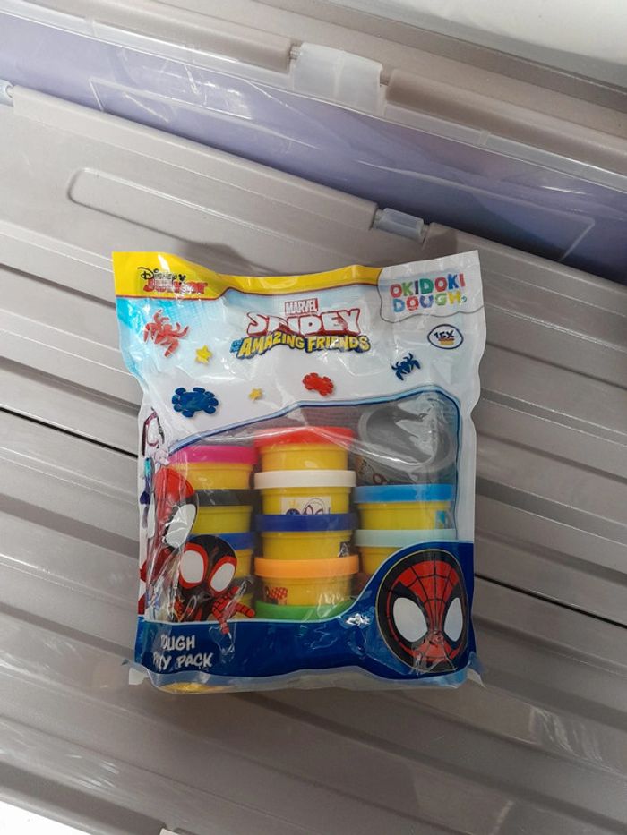 Pâte à modeler Disney