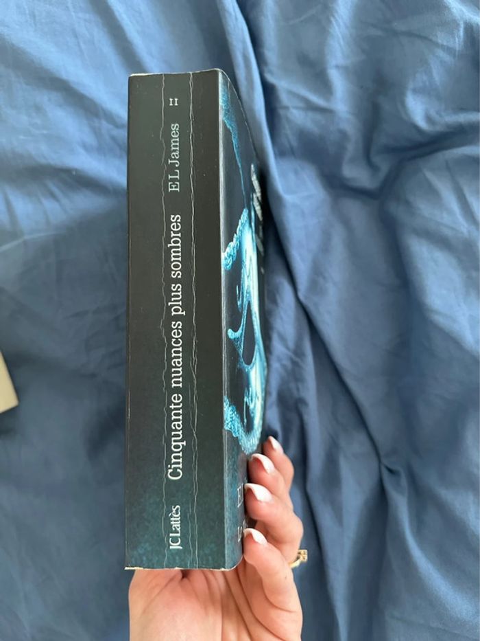 Livre Cinquante nuances plus sombres - photo numéro 4