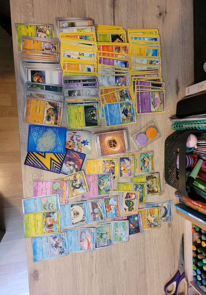Lot cartes Pokémon différentes avec brillantes - photo numéro 4