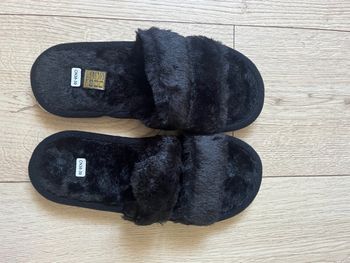 Chaussons noirs
