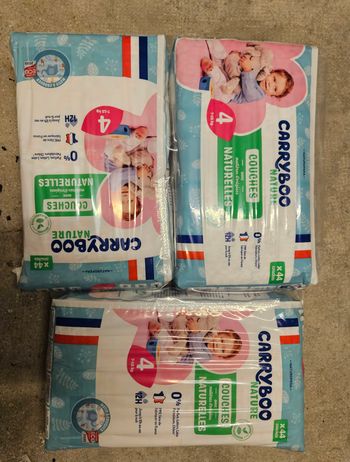 3 paquets de couches carryboo taille 4
