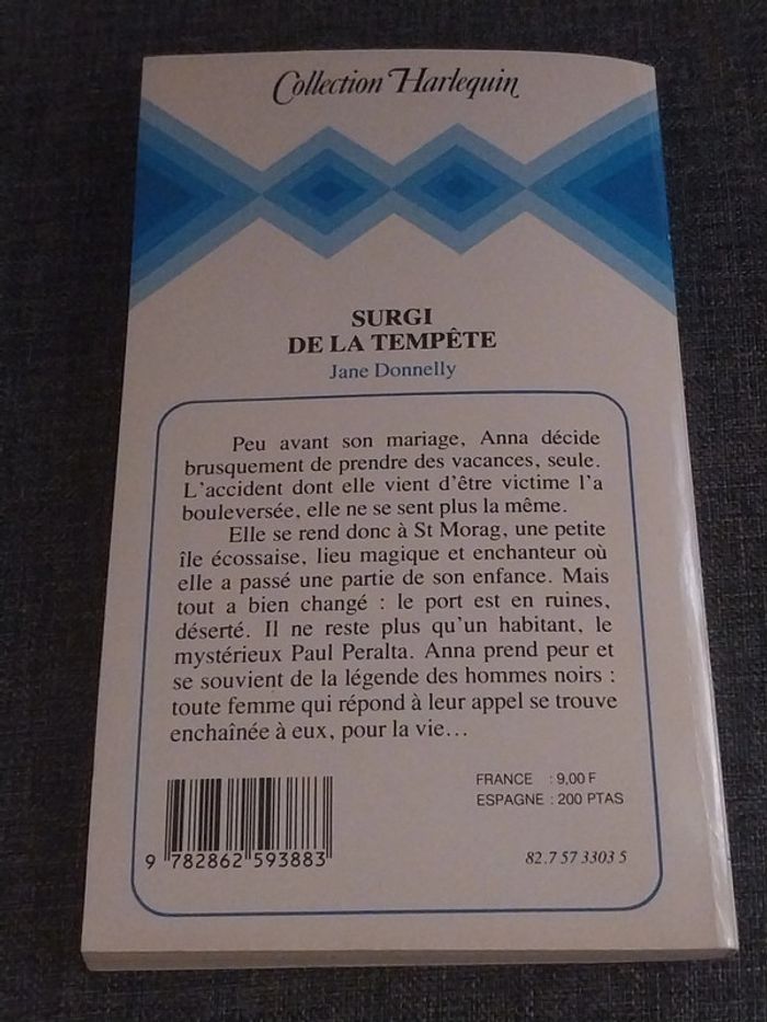 Surgi de la tempête Jane Donnelly harlequin 1982 - photo numéro 2