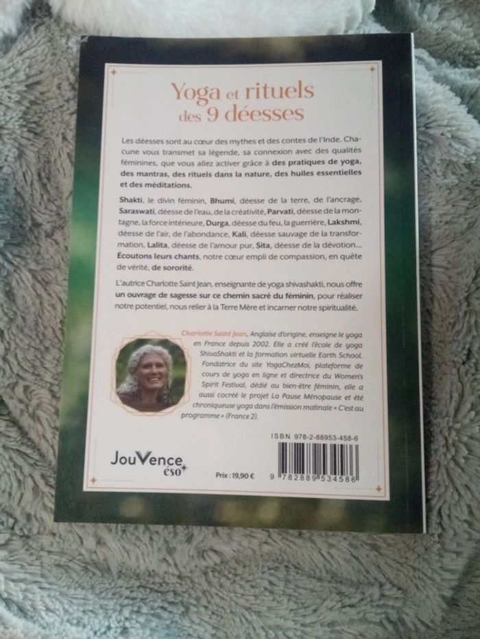 Livre yoga et rituels des 9 déesses - photo numéro 4