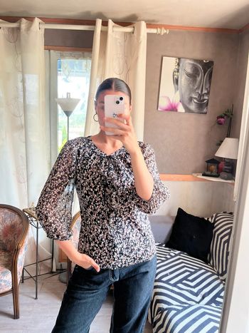 Blouse à froufrous old money Gabrielle Solis fleurie y2k 2000yer siren office core