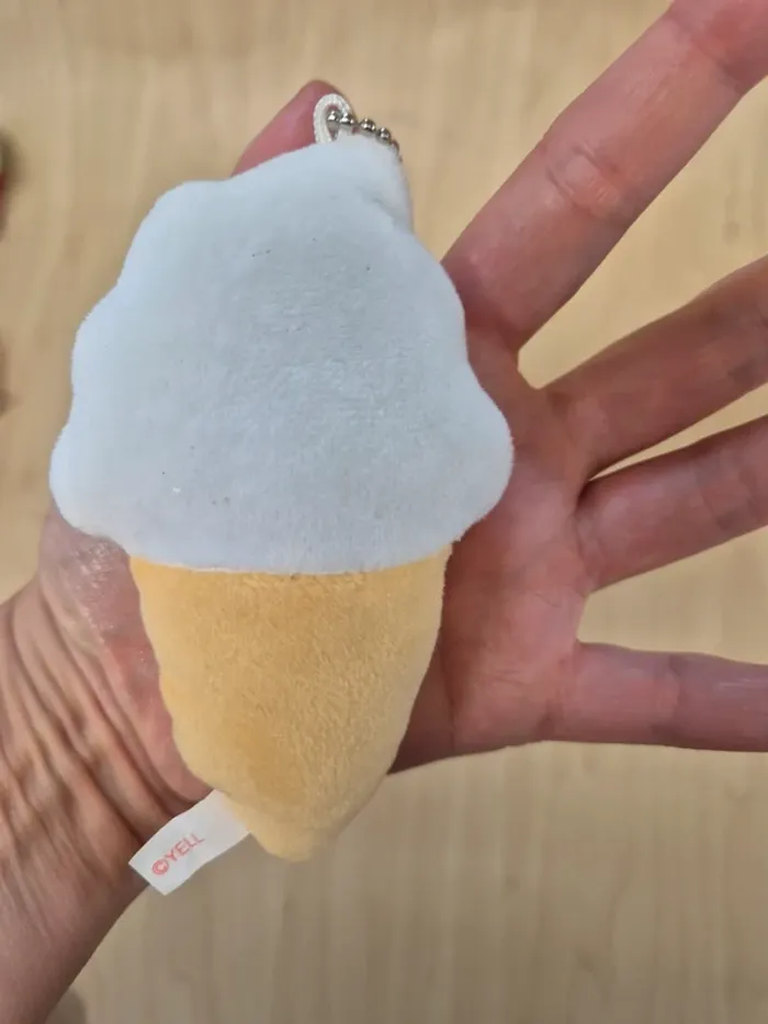 Porte-clés peluche Tsuburana Hitomi "Fast Food" : Glace vanille - photo numéro 3