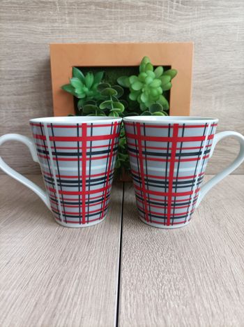 Lot 2 tasses crhiss g collection