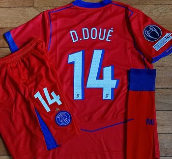Tenue de sport taille 8 ans modèle 2026 rouge 