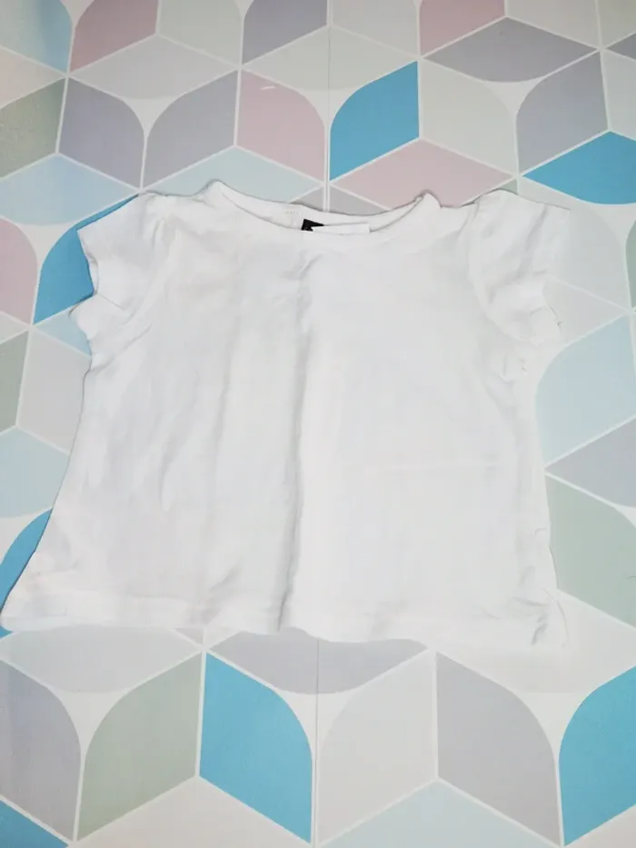 D3930 - tee-shirt fille 3 mois