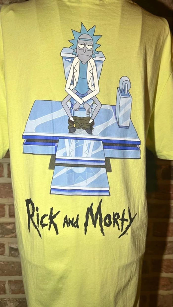 T-shirt vert Rick et Morty x Bershka Taille M / 38 - photo numéro 11