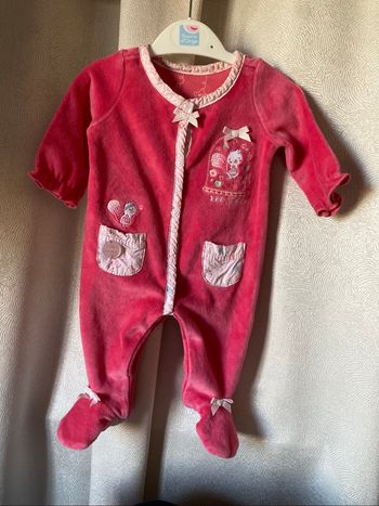 Pyjama brodé en velours rose médaille petit amour 1 mois Sergent Major