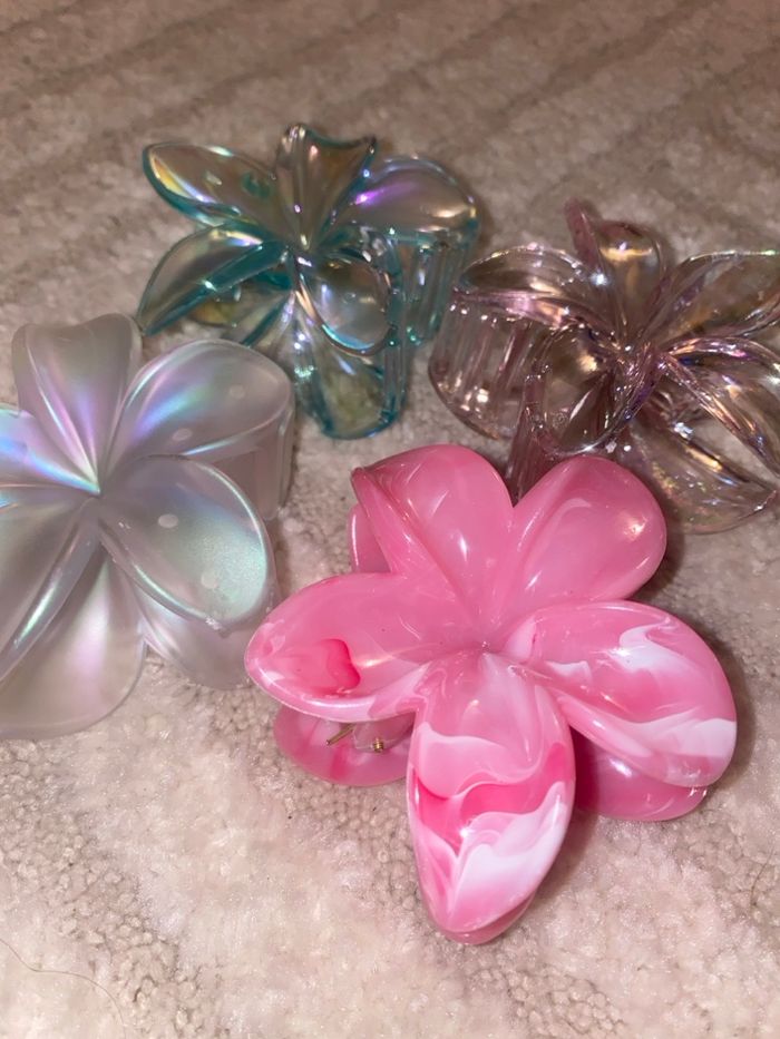 Pince en forme de fleur pour les cheveux - photo numéro 2