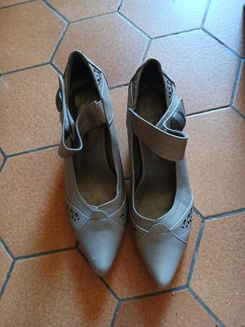 Chaussures types ballerine à talons