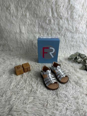 Paire de sandales Franco Romagnoli taille 21