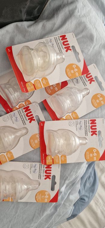 Lot de 6 boîtes de tétines neuves NUK