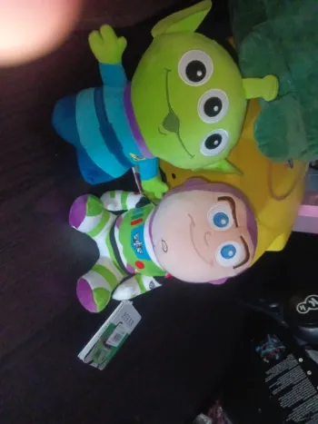 Peluches Buzz l'éclair et alien