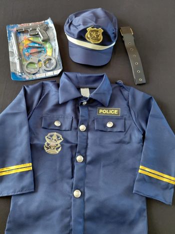 Déguisement policier et ces accessoires Taille 5-6ans