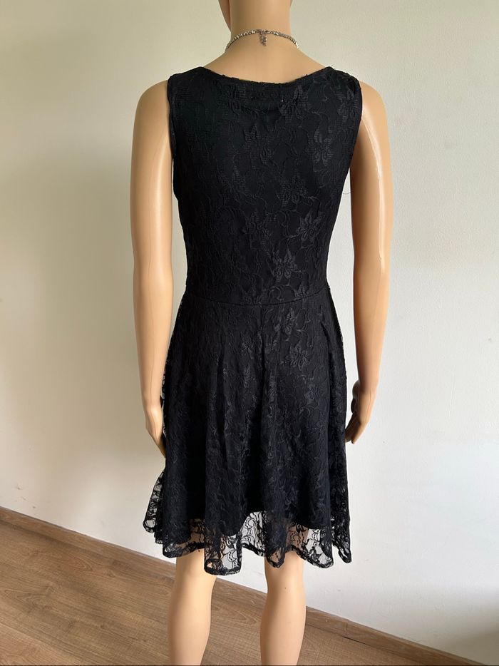 Robe noire en dentelle sans manches Choklate taille S TBE - photo numéro 5