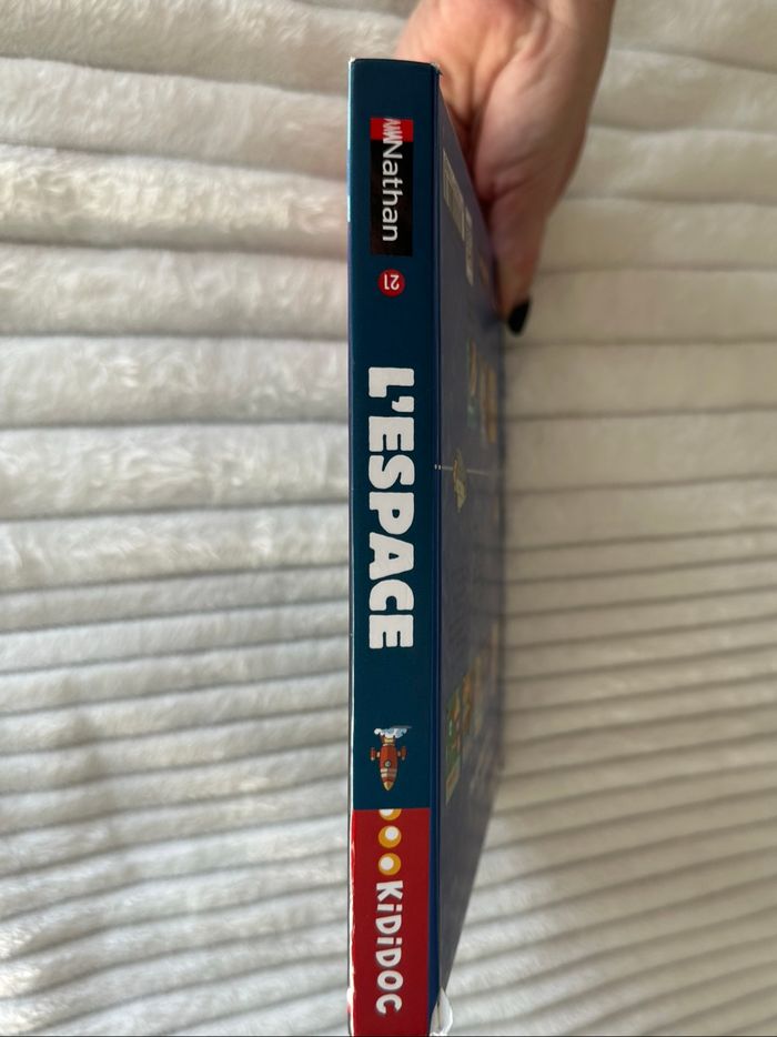 Livre sur l’espace - photo numéro 7