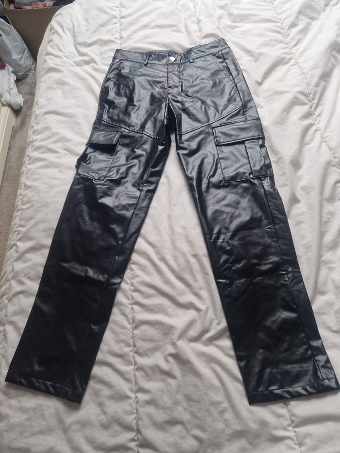 Pantalon cargo simili cuir homme