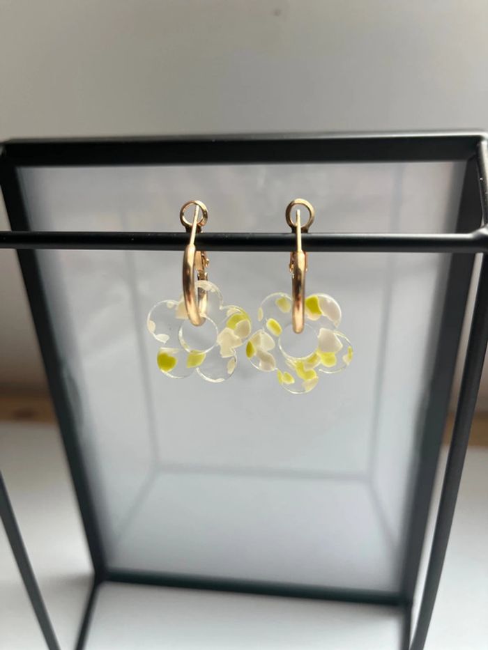Boucle d’oreille fleur