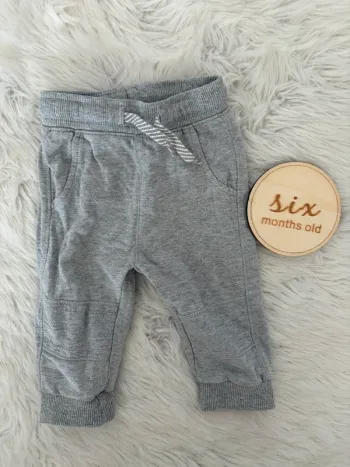 Jogging gris 6 mois Kiabi