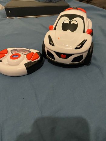 Voiture télécommandée