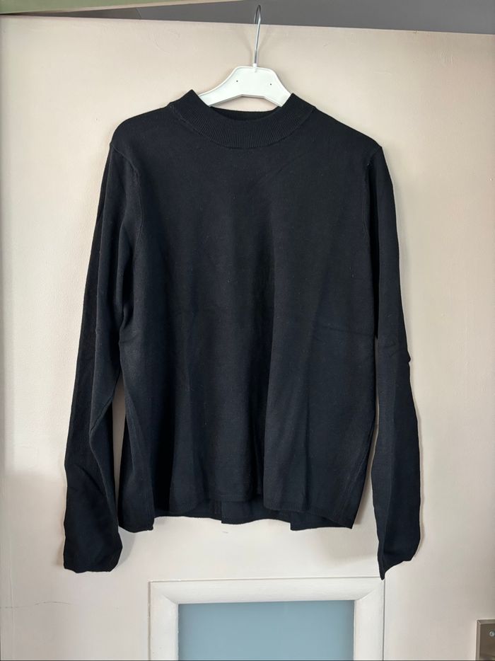 Pull noir