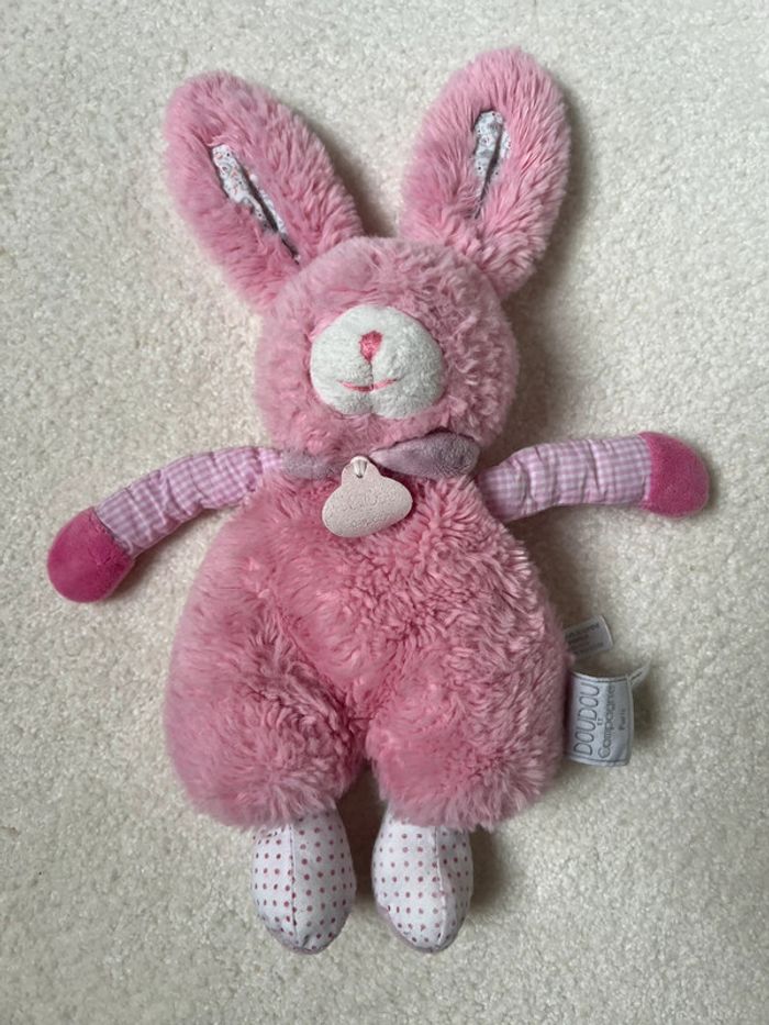 Doudou lapin rose plat Doudou et Compagnie