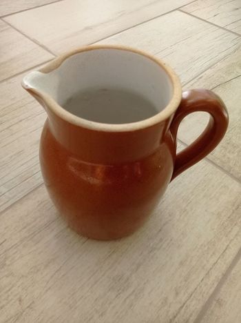 Pichet en terre cuite