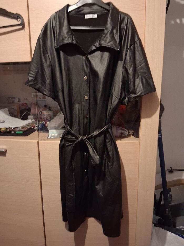 Robe simili cuir