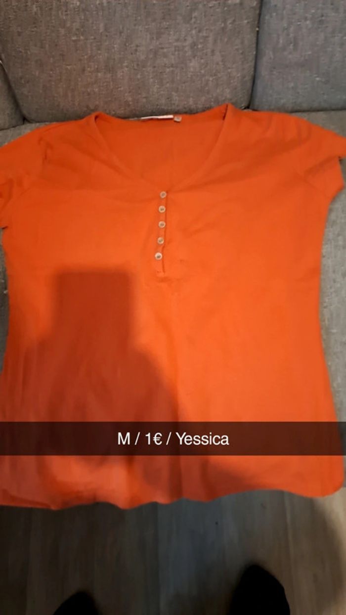 T-shirt à boutons orange