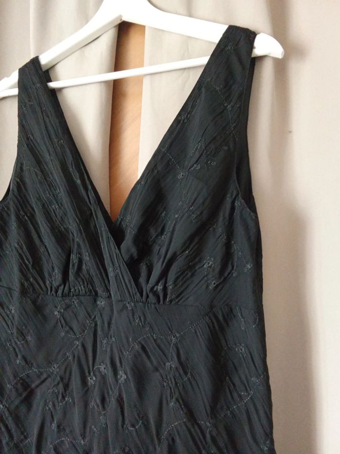 Petite robe noir en col V style voile dentelle en fleur Kiabi taille 42 - photo numéro 8