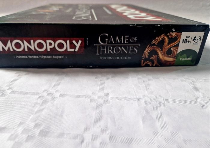 Jeu de société Monopoly Game of Thrones Edition Collector Hasbro - photo numéro 4