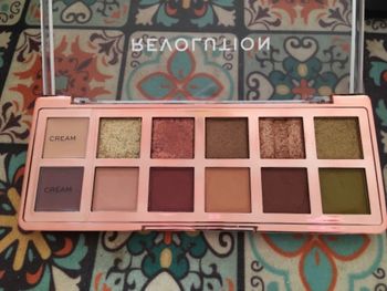 Palette fards à effets Make Up Revolution