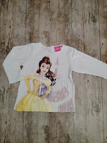 Joli t-shirt princesse Disney fille taille 24 mois / 2 ans