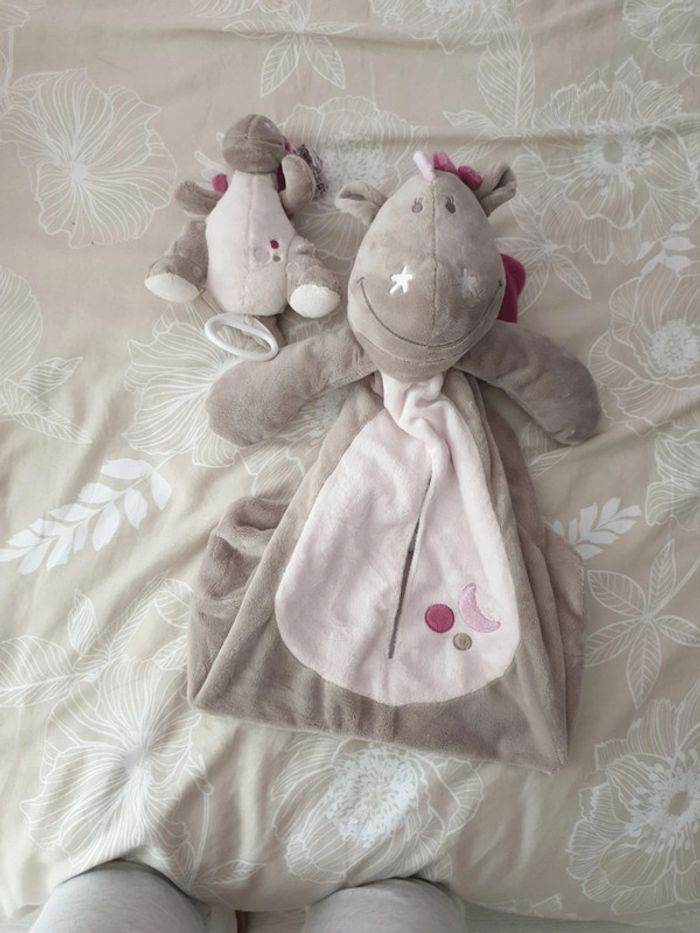 Range pijama  et boite a musique noukies