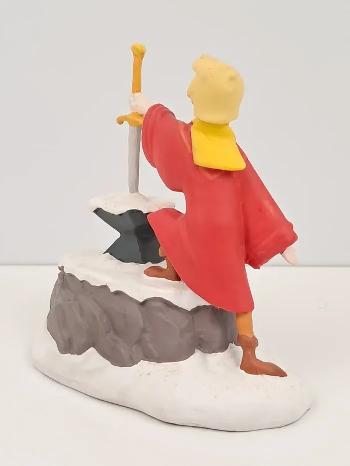 Figurine Arthur de Merlin L'Enchanteur de Walt Disney - photo numéro 4