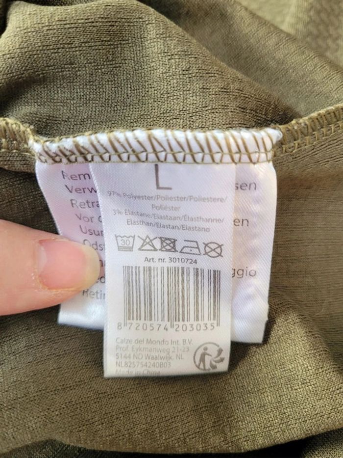 Jolie robe Calze del Mondo taille L (38/40) - photo numéro 5