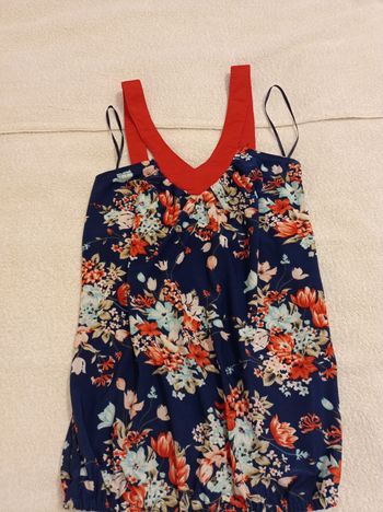 Magnifique petit pull pour l'été pour fille taille 10 ans à bretelles réglage de boutons et ses bretelles sont réglages