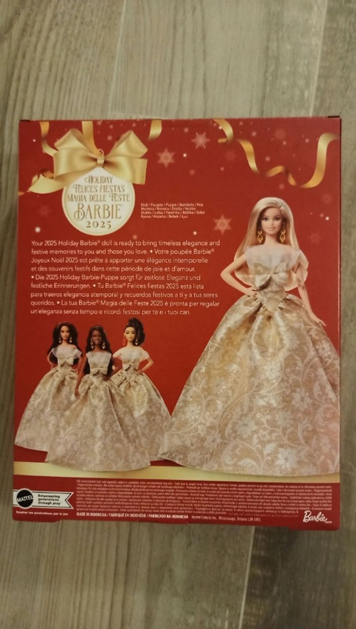 Poupée Holiday joyeux Noël 2025 barbie NEUVE - photo numéro 2